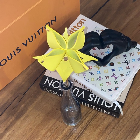 AUTHENTIC LOUIS VUITTIN ORIGAMI FLOWERS BY ATELIER OÏ “OBJETS NOMADES IN ANISE” - Picture 9 of 13